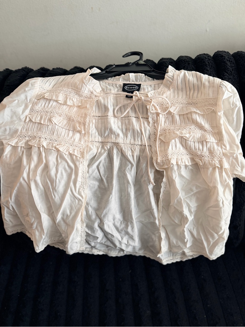 Parsnip Pale Lace-Trim Cropped Blouse with Tie Neck